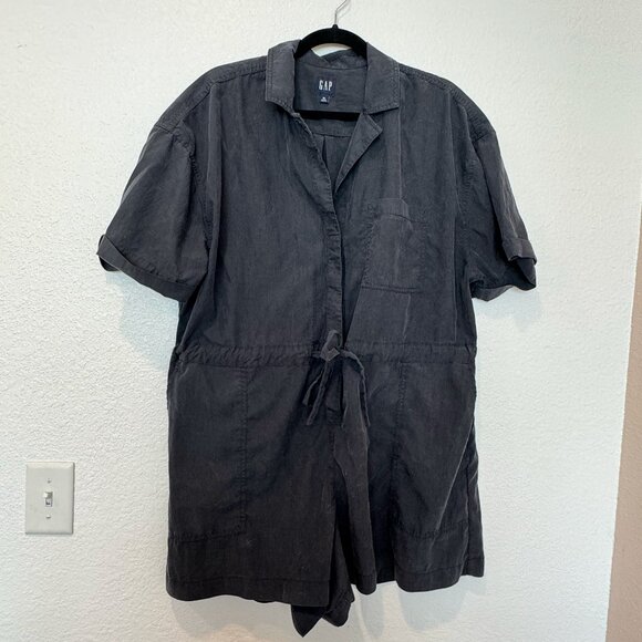 Gap Black Grey V Neck Collared Lightweight Utility Cargo Jumpsuit Romper Size XL - Picture 1 of 4
